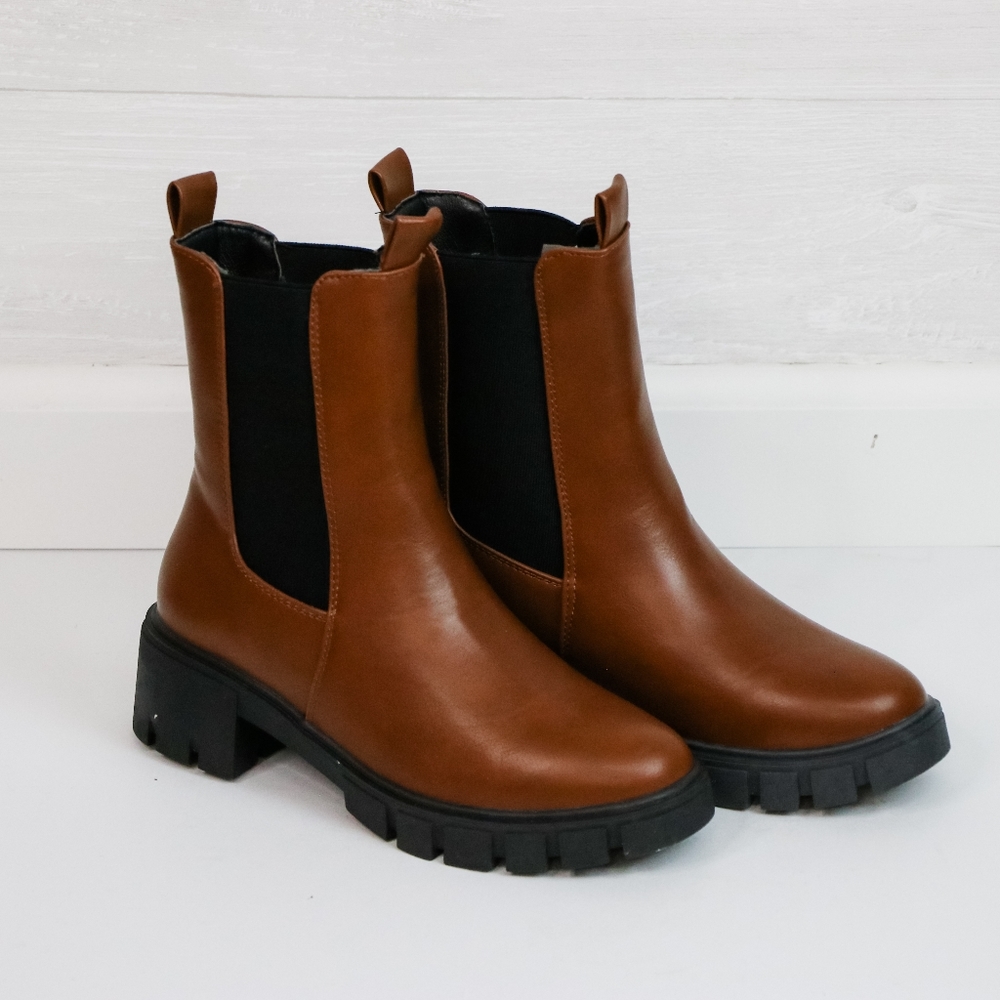Qupid SIDE STRETCH BOOTIES DARK RUST